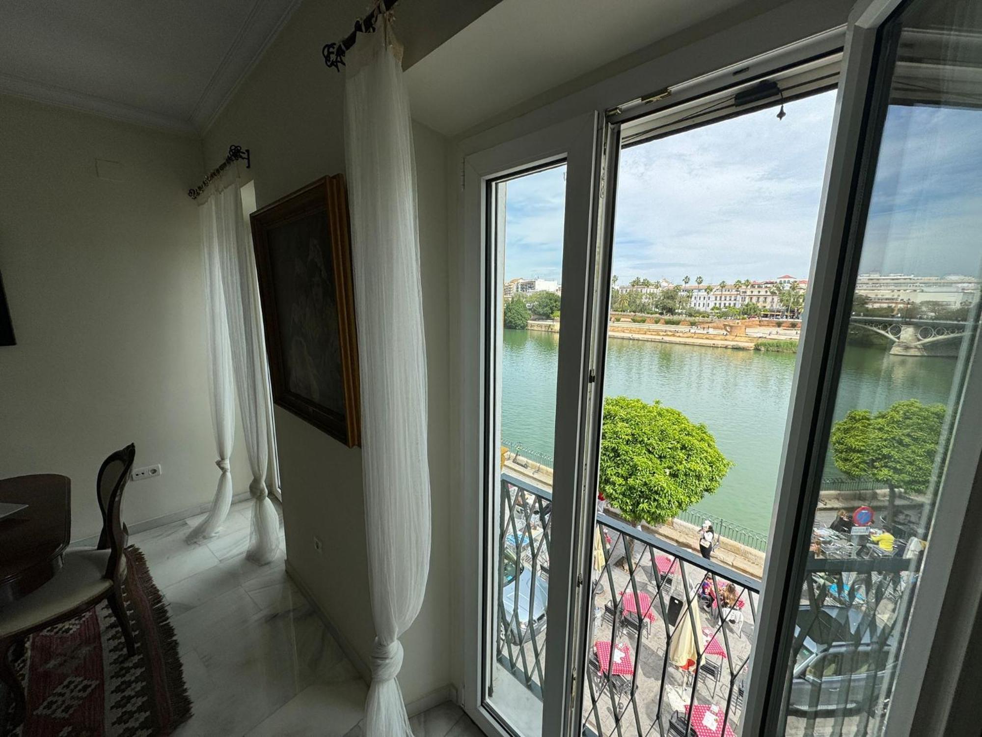 Wonderful Duplex In Calle Betis Apartamento *