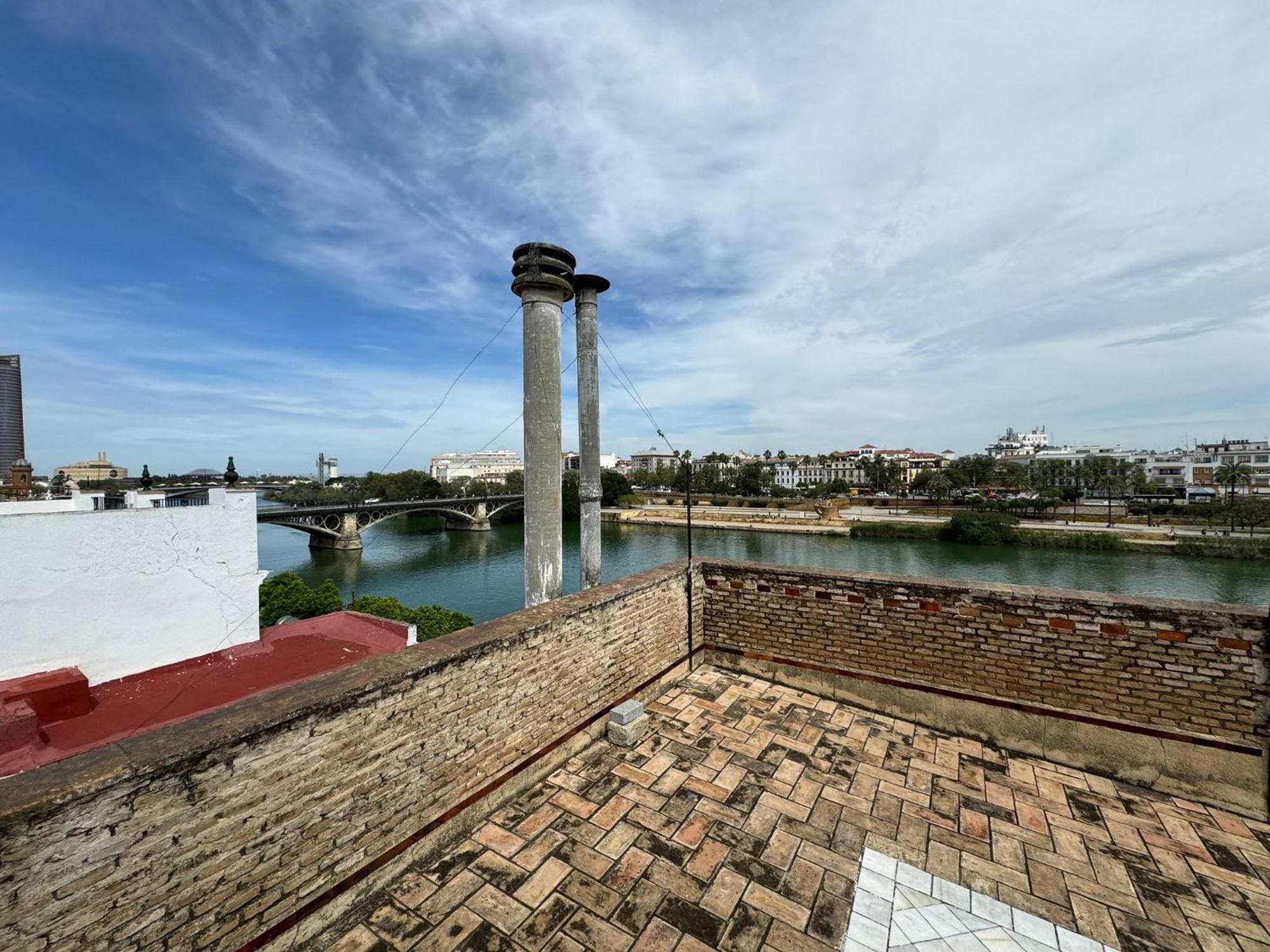 Wonderful Duplex In Calle Betis * Sevilla