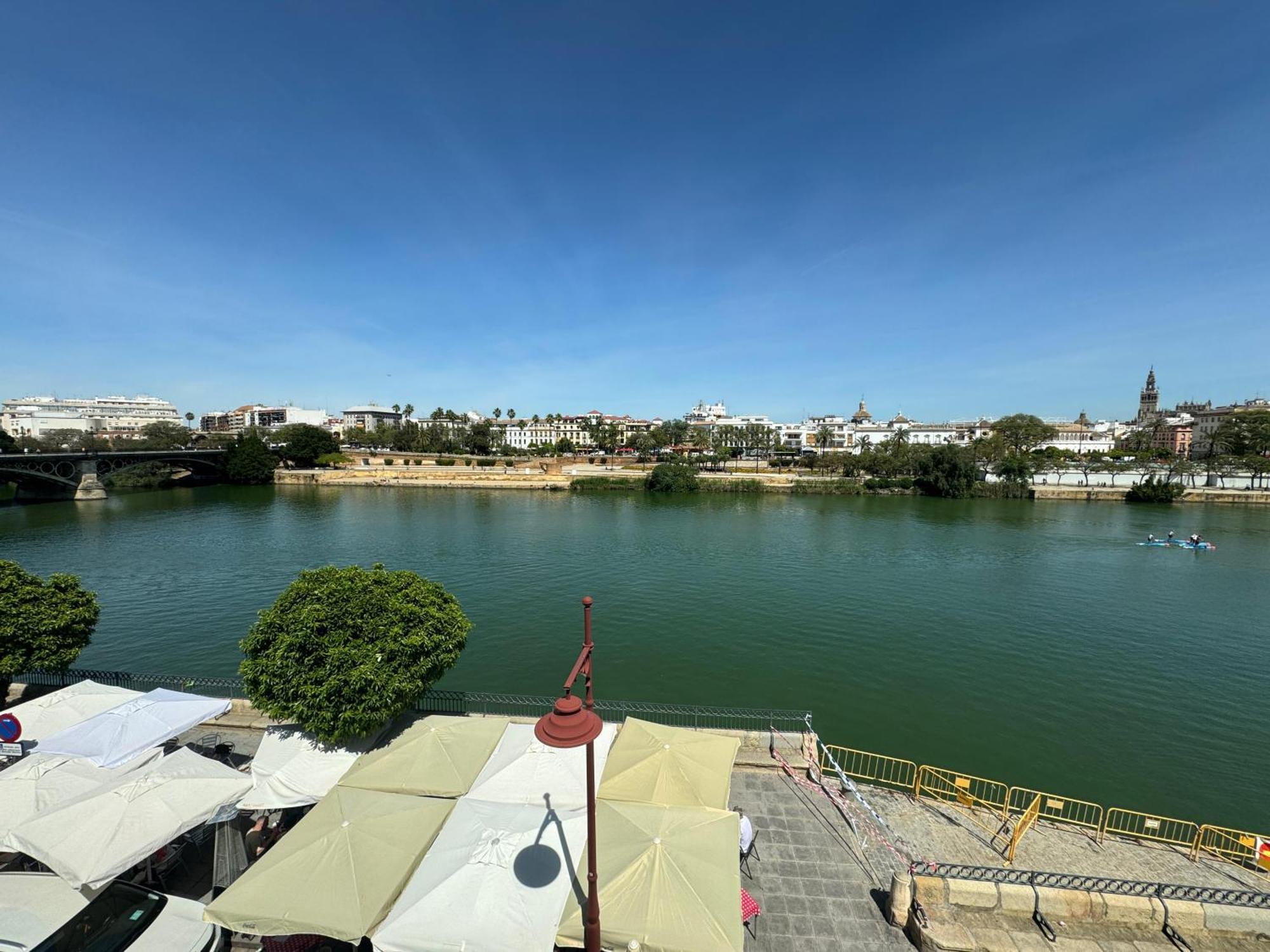 Wonderful Duplex In Calle Betis * Sevilla